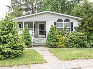 42 Cathy Ct, Jackson, NJ 08527