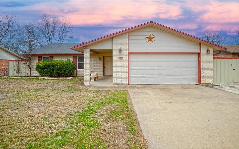 1st image of 210 Daffodil Dr