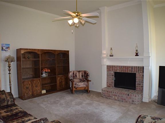 5th image of 2214 Madison Ln