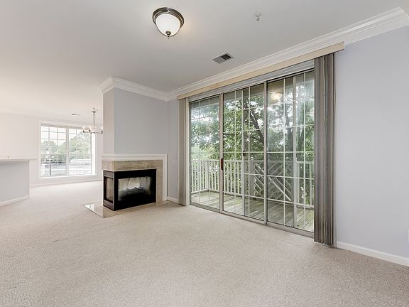 2nd image of 1734 Kingsgate Ct Unit 303