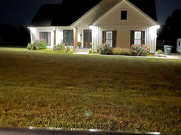 476 Country Club Ln, Madisonville, KY 42431