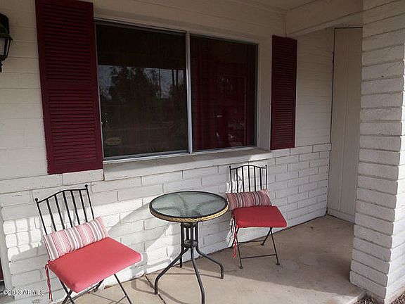 3rd image of 1122 E Loyola Dr