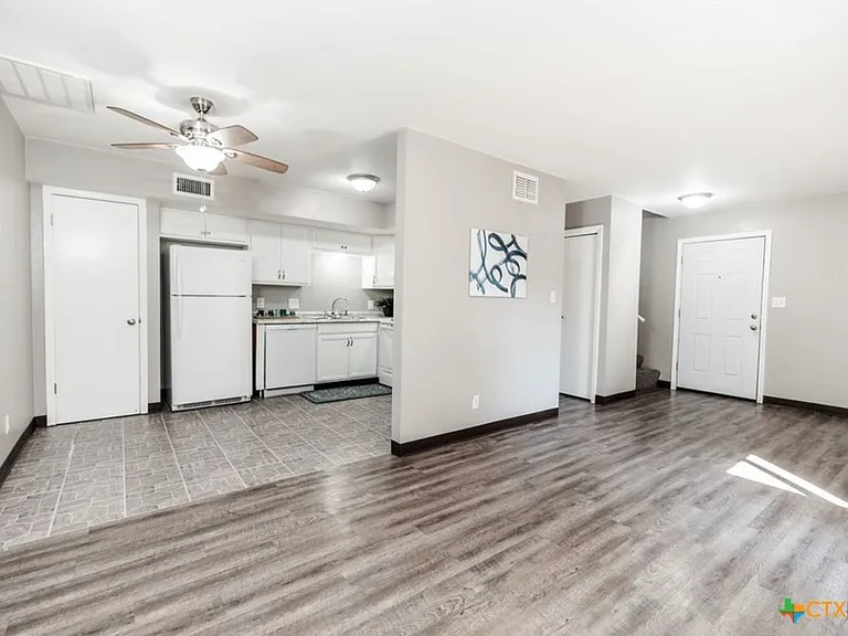 304 Palmwood Dr #D — Photo 4
