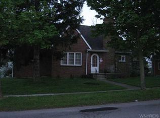 180 Saint Marys St, Lancaster, NY 14086