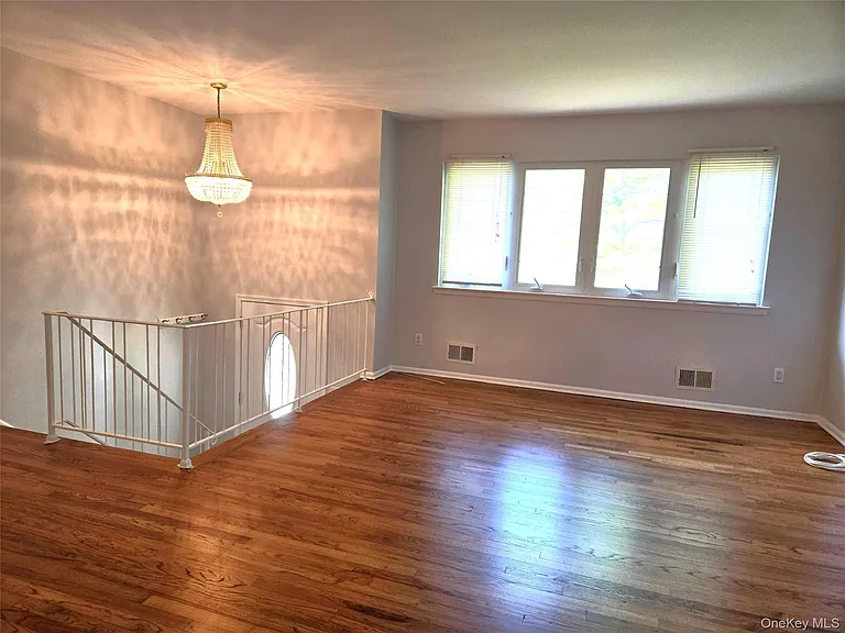 14 Lake Shore Dr — Photo 5