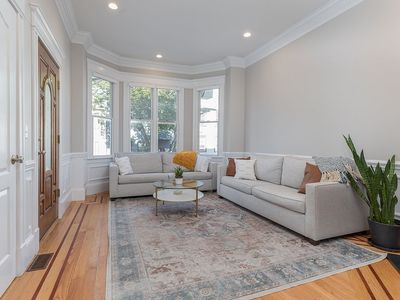 163 W 7th St #1, South Boston, MA, 02127
