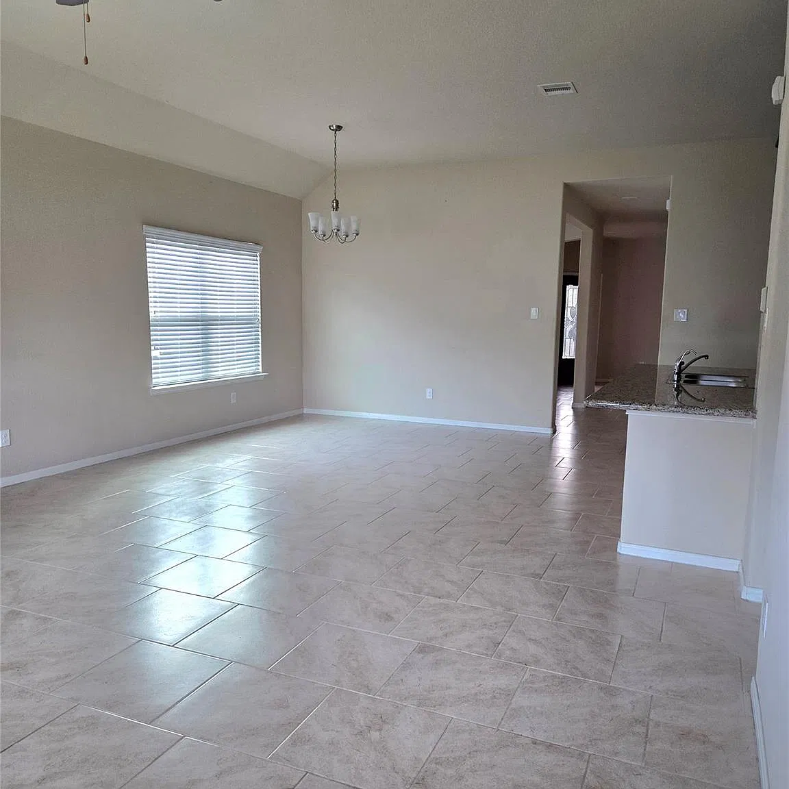4 bed, 2.0 bath, 2053 sqft, $2,300 — Photo 3