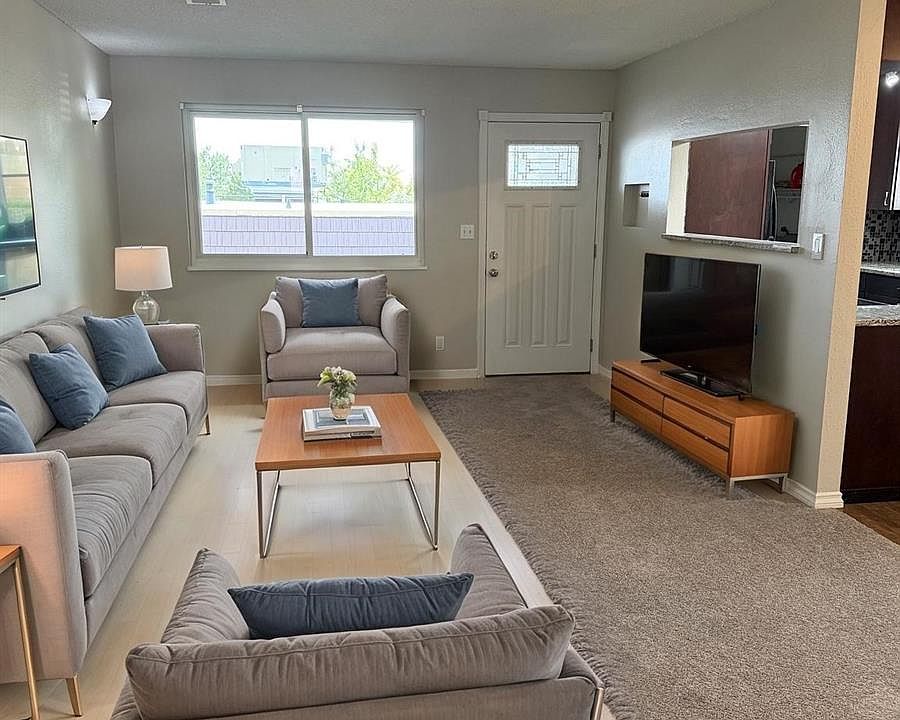 1st image of 9978 Appletree Place