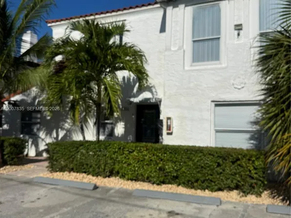 2816 Pine Tree Dr, Miami Beach, FL