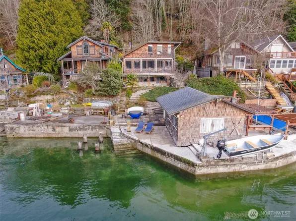 28239 Manzanita Beach Road SW, Vashon, WA 98070
