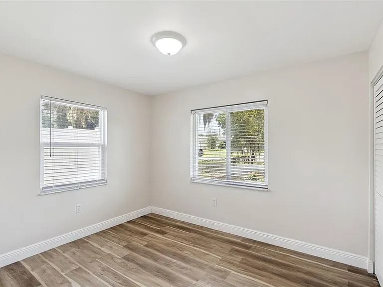210 E Palm St — Photo 10