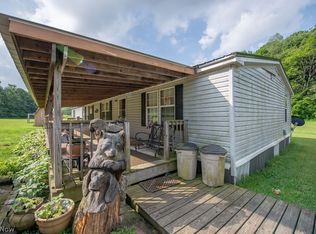 9805 Crooked Creek Rd SE, Uhrichsville, OH 44683