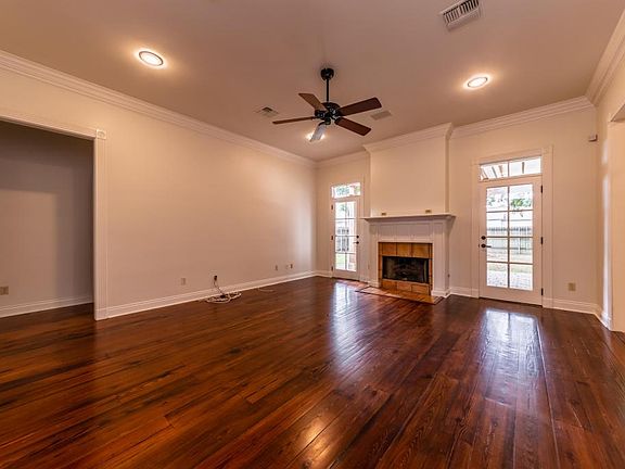 3rd image of 130 Londonderry Sq