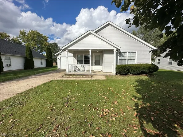 9911 Short Dr, Windham, OH 44288