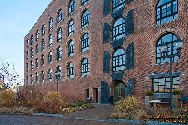 Rented by aptsandlofts.com | media 20