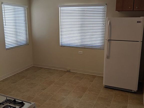 5th image of 479 Waverley St #479