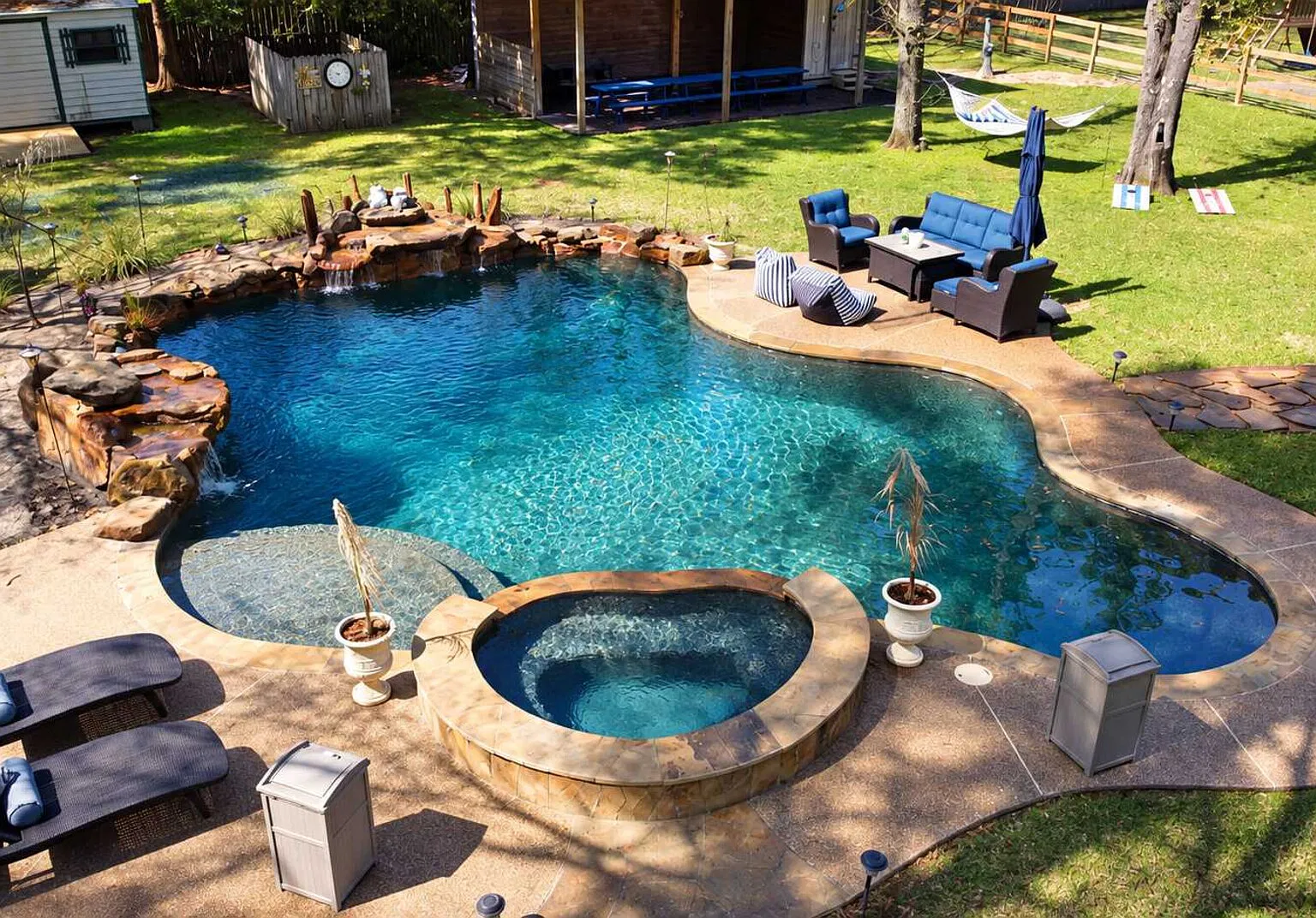 7BR Villa w/ Pool, Cinema & Guest House | Tomball — Photo 4