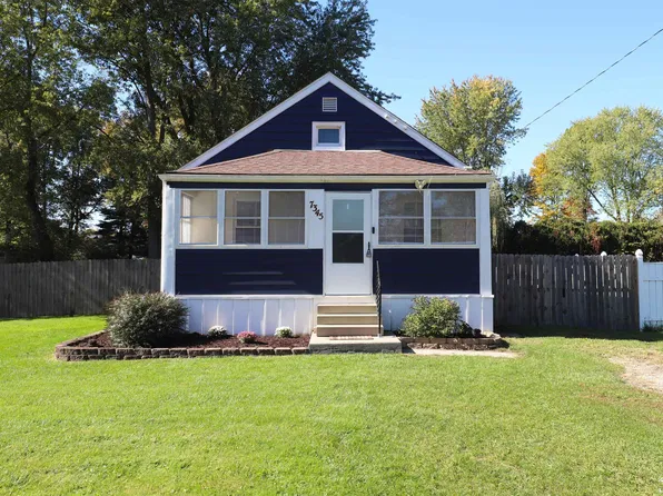 7345 Maplewood Dr, Temperance, MI 48182