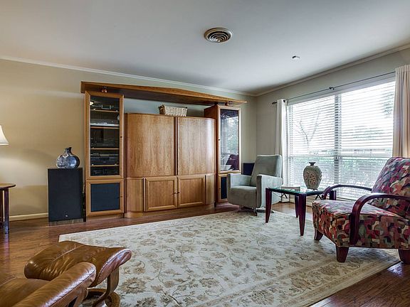 5th image of 3218 Burnside Dr