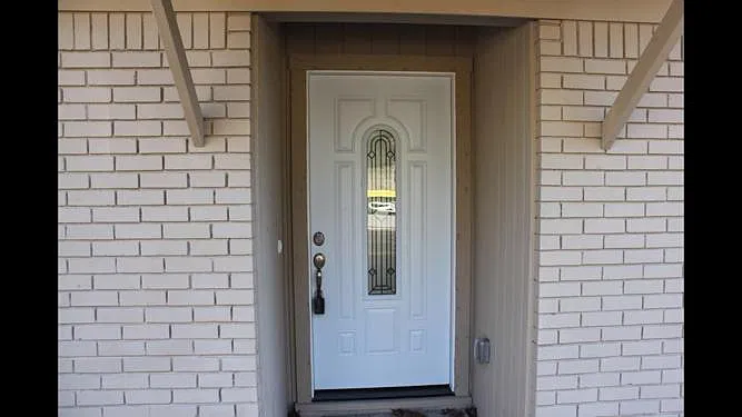 3 bed, 1300 sqft, $2,200 — Photo 1