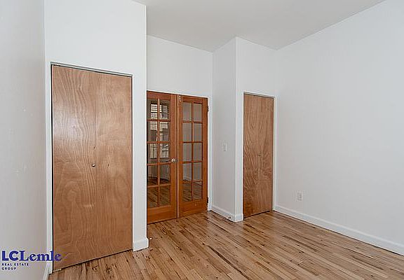 5th image of 305 E 78th St #2D
