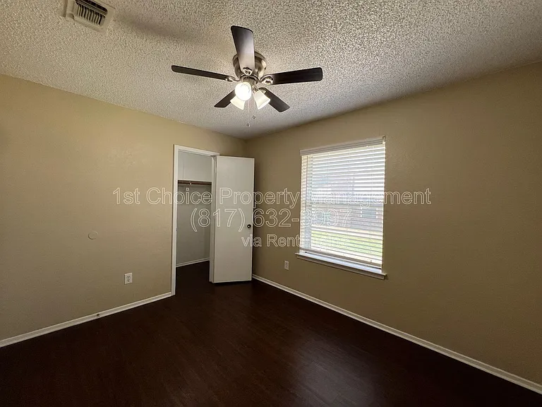 7041 Crosstimbers Ln — Photo 32