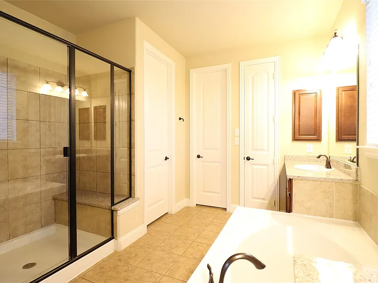 5070 Kerstyn Dr — Photo 22