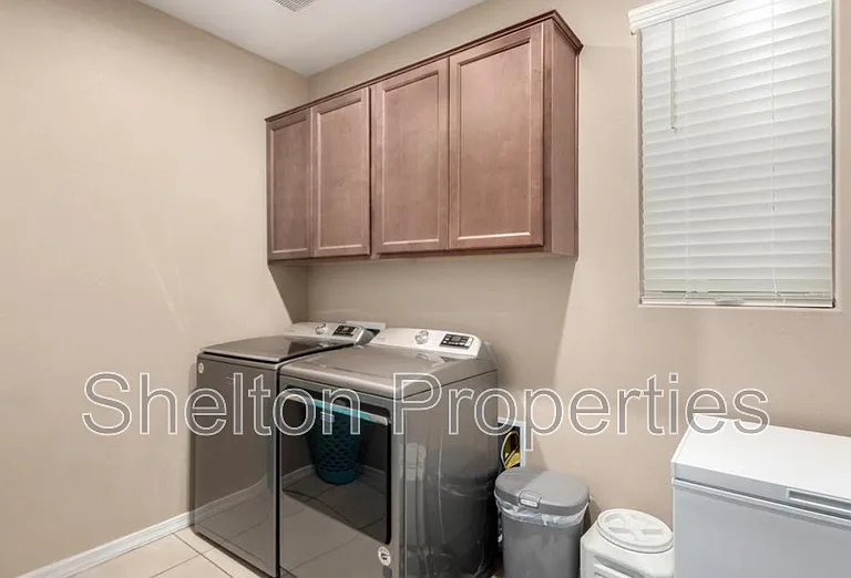 15062 W Portland St — Photo 11