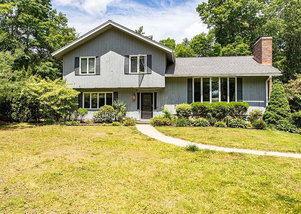 1st image of 18 Annasnappitt Dr