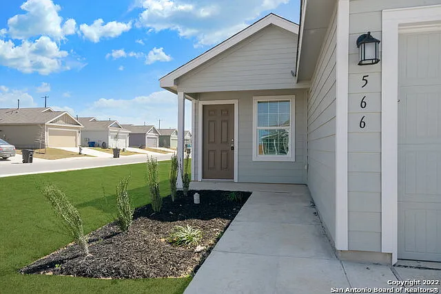 4 bed, 2.0 bath, 1627 sqft, $1,895 — Photo 4