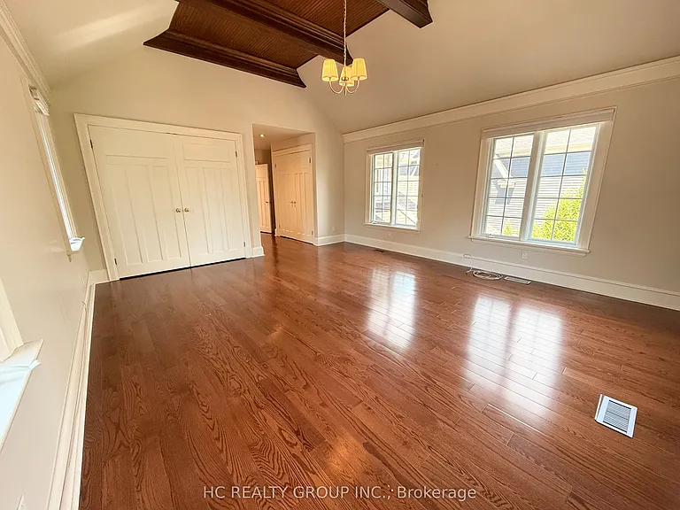 398 Maple Ave — Photo 23