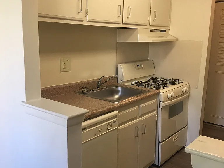 Autumn Ridge Apartments — Photo 41