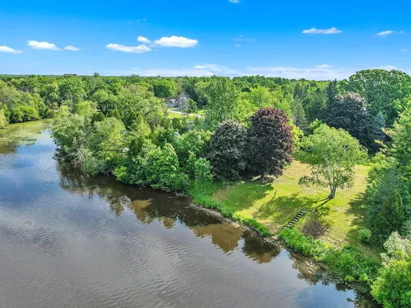 12345 North EAST SHORELAND DRIVE, Mequon, WI 53092