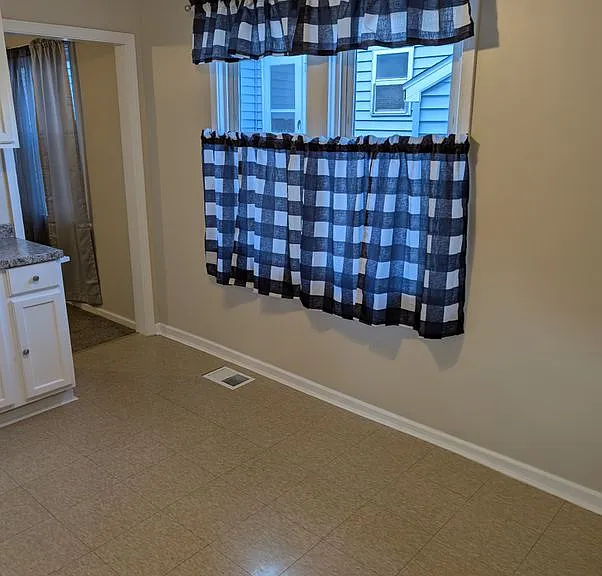 109 Goethe St #LOWER REAR — Photo 13