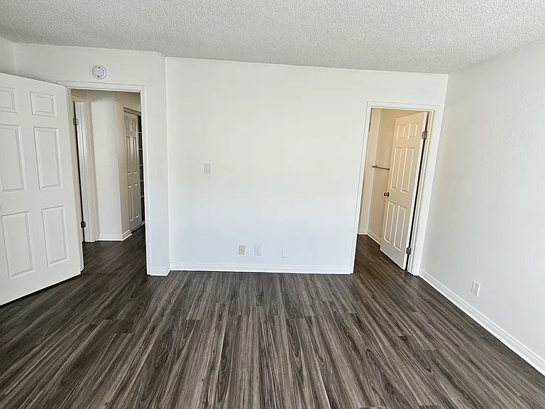 Old Mill Apartments — Photo 27