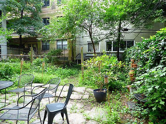 2nd image of 130 Park Pl