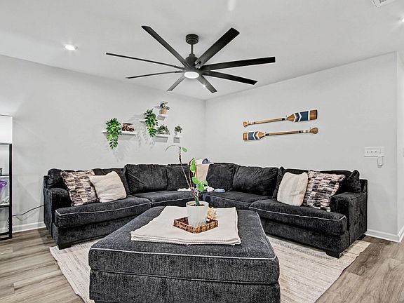 4th image of 608 Montenegro Way #B