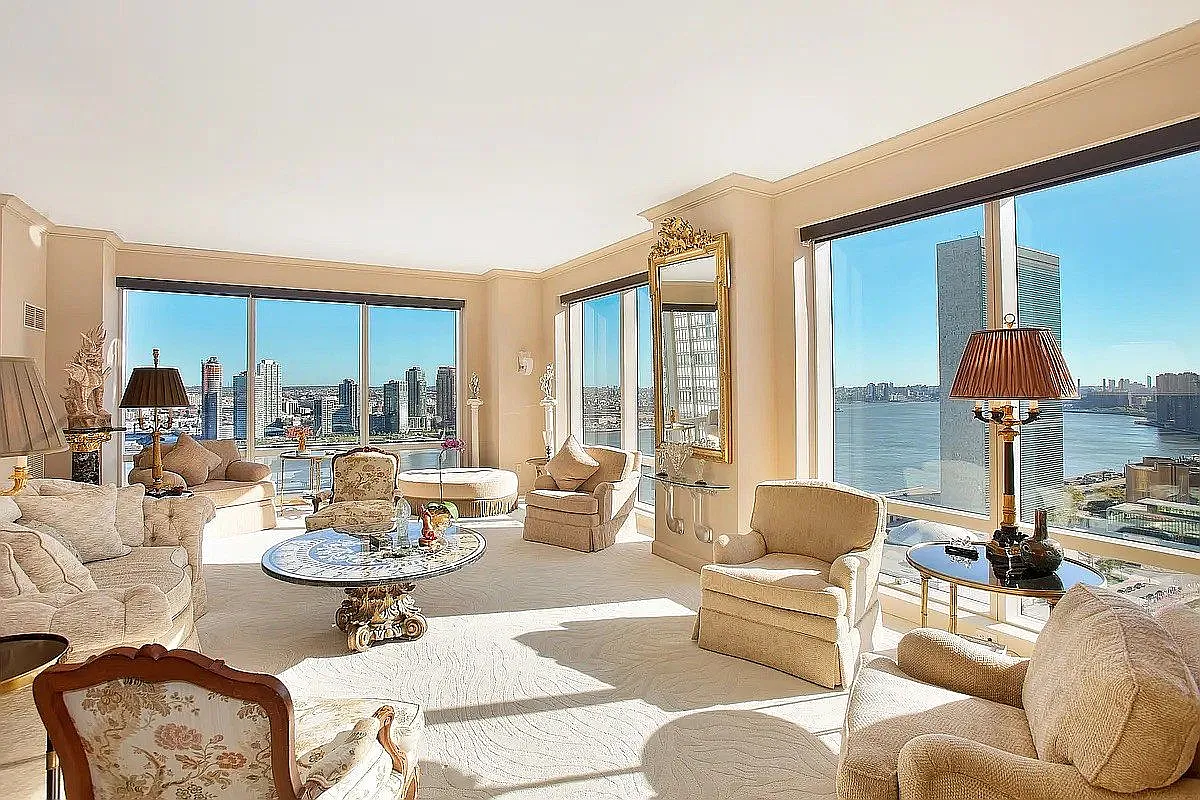 845 United Nations Plz APT 32B photo 1