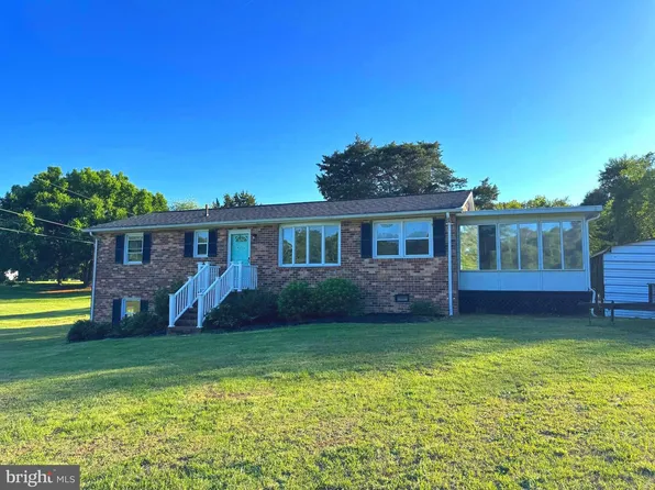 3925 Senior Ln, Sandston, VA 23150