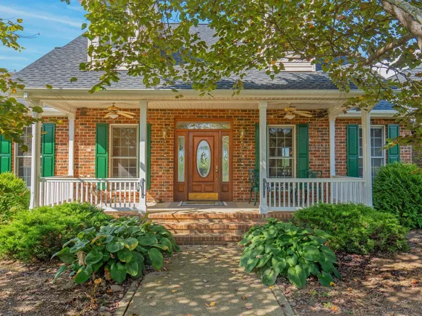 3535 Venable Rd, Kents Store, VA 23084