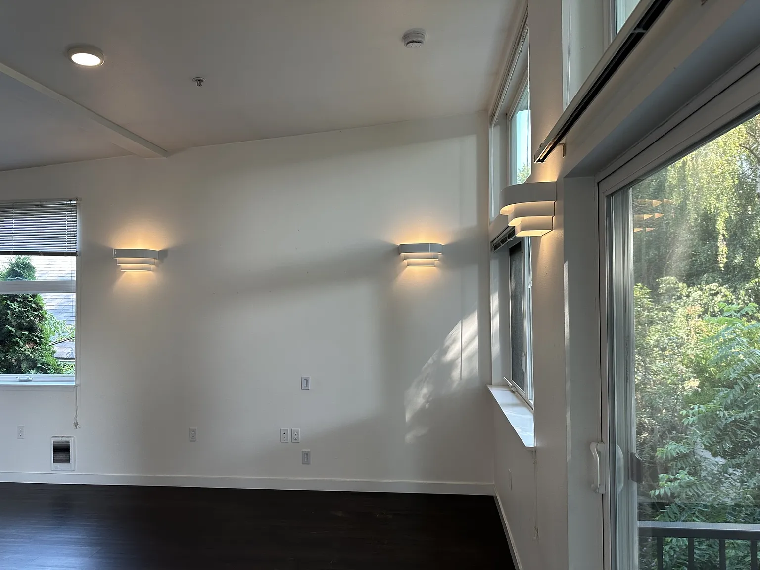 2 bed, 875 sqft, $3,300 — Photo 3