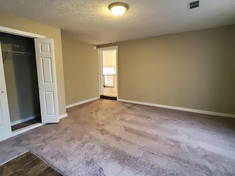 180 N Burson Ave — Photo 21