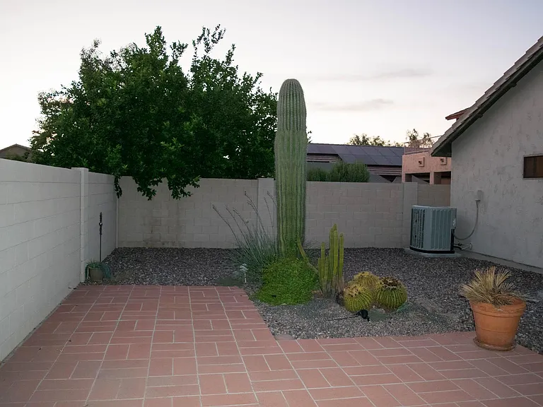 4709 E Abraham Ln — Photo 18
