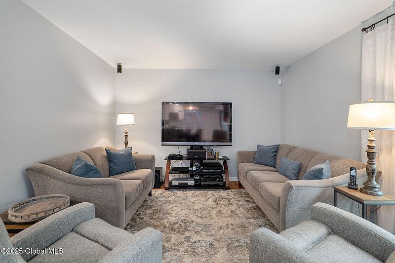 2nd image of 274 Woodlawn Avenue