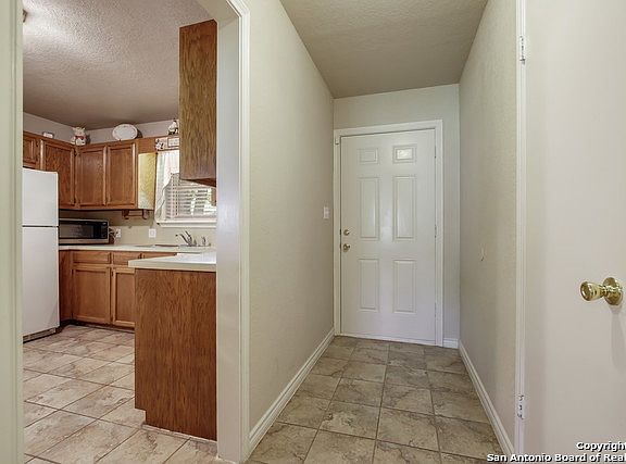 3rd image of 1347 Timberhill Dr