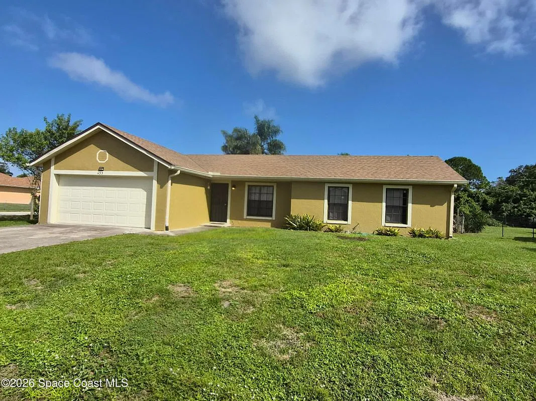 3 bed, 2.0 bath, 1278 sqft, $1,695 — Photo 1