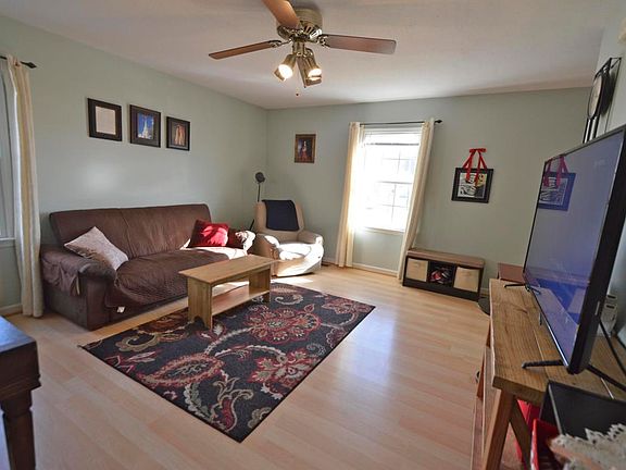 5th image of 209 Denny Ln