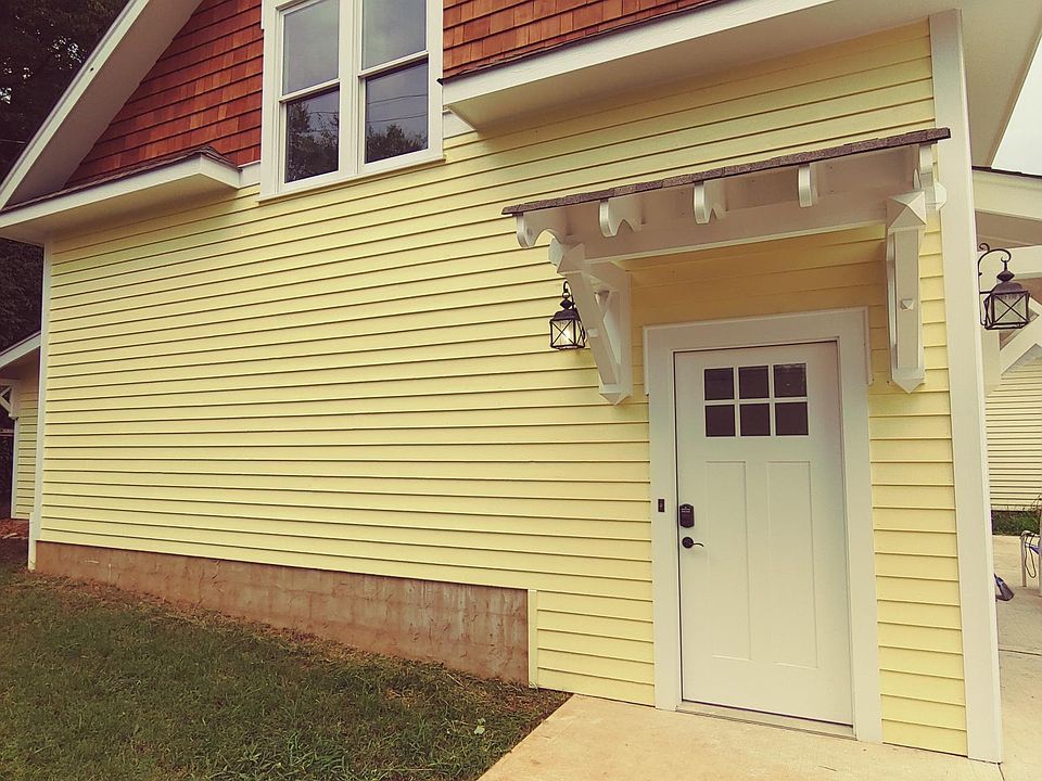 1st image of 1012A Oak Ave NW