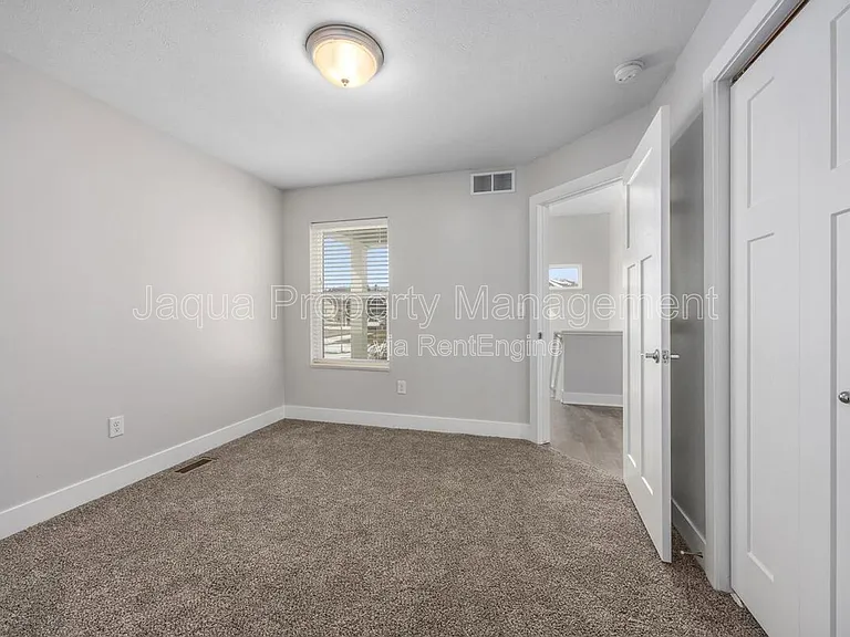 1368 S Village Cir — Photo 16