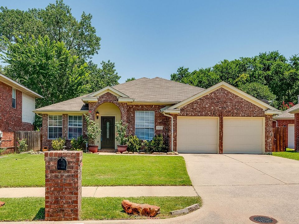 1st image of 1321 Meadowbrook Dr